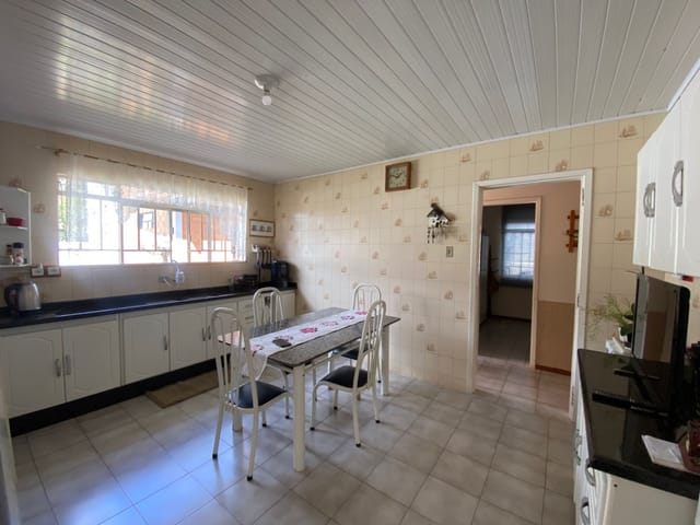 Casa com 390m² 3 quartos e 2 banheiros, à venda, no bairro Boa Vista em Ponta Grossa