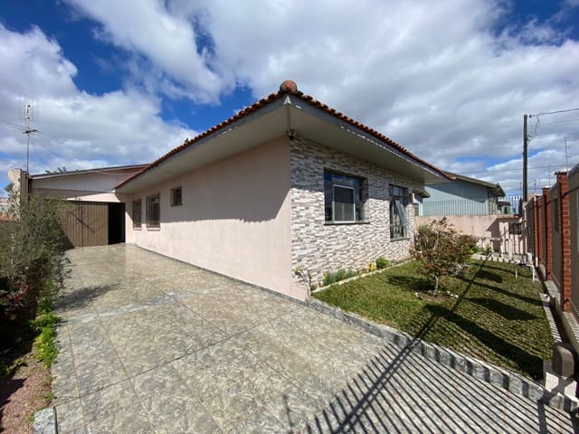 Casa com 390m² 3 quartos e 2 banheiros, à venda, no bairro Boa Vista em Ponta Grossa