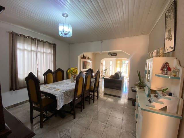 Casa com 390m² 3 quartos e 2 banheiros, à venda, no bairro Boa Vista em Ponta Grossa