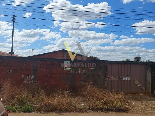 Casa com 360m² 3 quartos e 1 banheiro, à venda, no bairro Parque Iracema em Anápolis