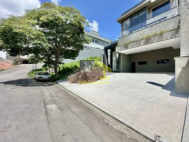 Casa com 398m² 4 quartos e 5 banheiros, à venda, no bairro São Paulo II em Cotia