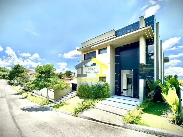Casa com 398m² 4 quartos e 5 banheiros, à venda, no bairro São Paulo II em Cotia