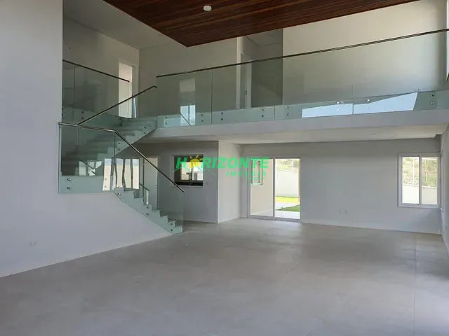 Casa com 540m² 5 quartos e 6 banheiros, à venda ou para alugar, no bairro Urbanova em São José dos Campos
