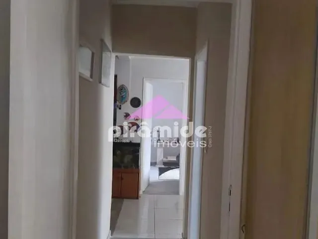 Casa com 253m² 3 quartos e 2 banheiros, à venda, no bairro Conjunto Residencial Vale dos Pinheiros em São José Dos Campos