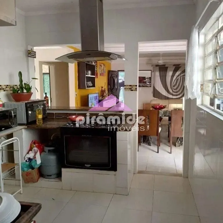Casa, 3 quartos, 180 m² - Foto 1