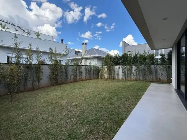 Casa com 298m² 4 quartos e 4 banheiros, à venda, no bairro Santa Felicidade em Curitiba