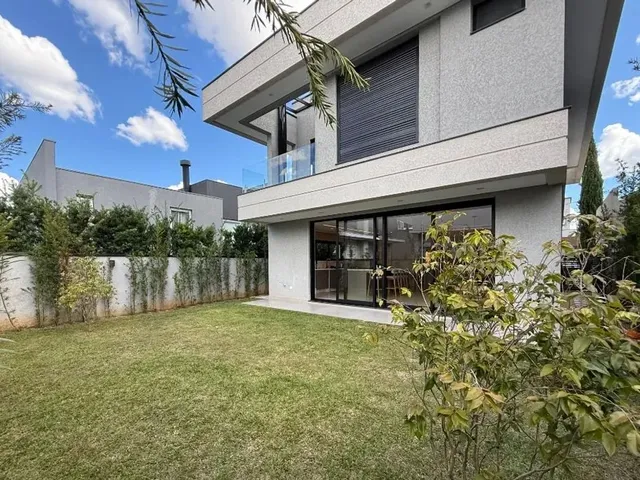 Casa com 298m² 4 quartos e 4 banheiros, à venda, no bairro Santa Felicidade em Curitiba