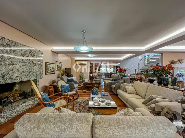 Casa com 533m² 4 quartos e 6 banheiros, à venda, no bairro Hamburgo Velho em Novo Hamburgo