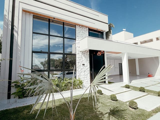 Casa 3 quartos e 4 banheiros, à venda, no bairro Lagoa em Macaé