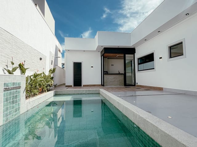 Casa 3 quartos e 4 banheiros, à venda, no bairro Lagoa em Macaé