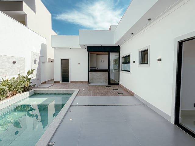 Casa 3 quartos e 4 banheiros, à venda, no bairro Lagoa em Macaé