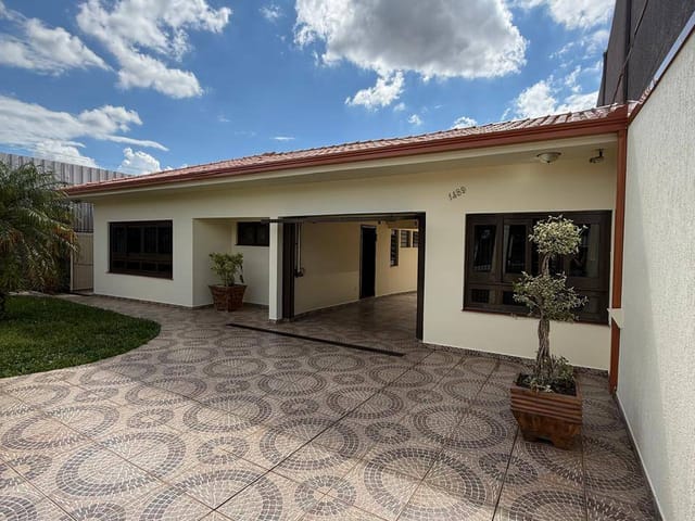Casa com 251m² 4 quartos e 5 banheiros, à venda, no bairro Jardim Carvalho em Ponta Grossa