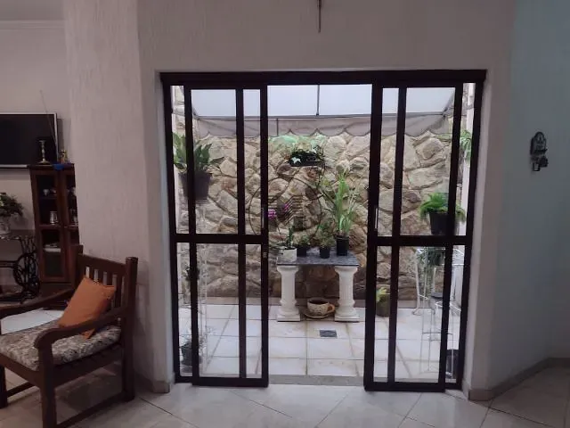 Casa com 300m² 3 quartos e 3 banheiros, à venda, no bairro Parque das Alamedas em Guaratinguetá