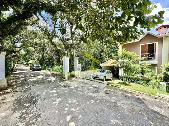 Casa com 453m², à venda, no bairro Parque Ideal em Carapicuíba