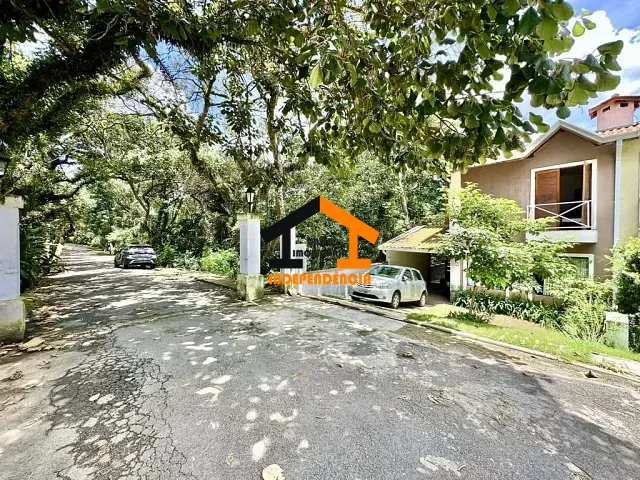 Casa com 453m² 3 quartos e 2 banheiros, à venda, no bairro Parque Ideal em Carapicuíba
