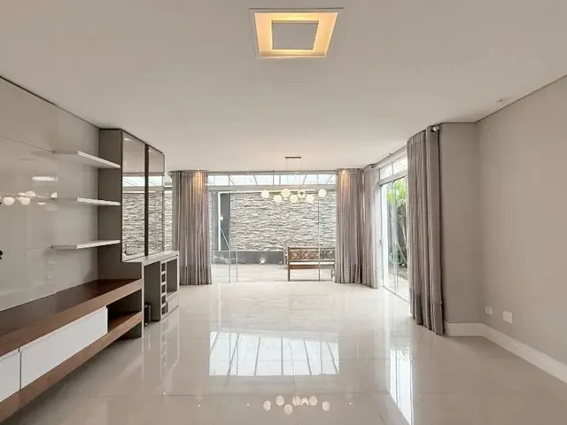 Casa com 251m² 4 quartos e 3 banheiros, à venda, no bairro Santa Felicidade em Curitiba