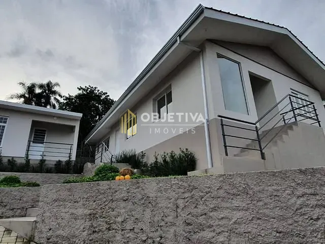 Casa com 600m² 3 quartos e 2 banheiros, à venda, no bairro Rondônia em Novo Hamburgo