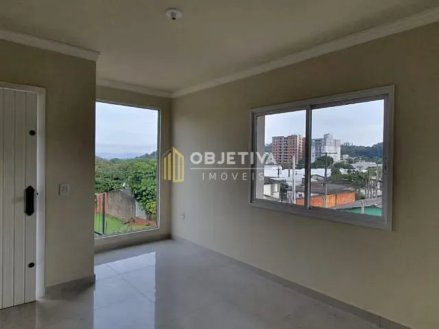Casa com 600m² 3 quartos e 2 banheiros, à venda, no bairro Rondônia em Novo Hamburgo