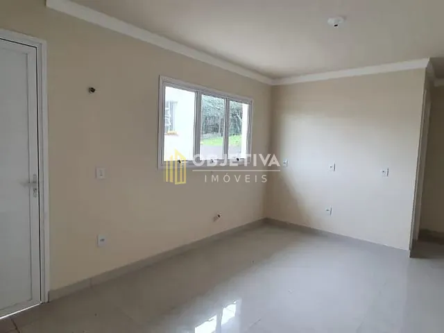 Casa com 600m² 3 quartos e 2 banheiros, à venda, no bairro Rondônia em Novo Hamburgo