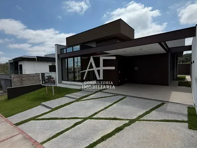 Casa com 327m² 3 quartos e 4 banheiros, à venda, no bairro Loteamento Residencial Fazenda Casa Grande em Taubaté