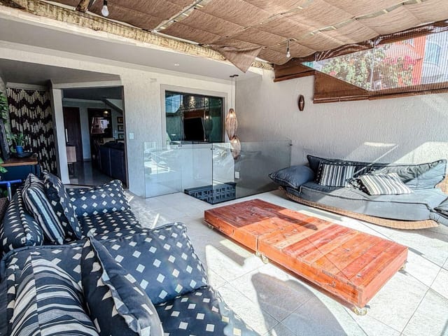 Casa 3 quartos e 3 banheiros, à venda ou para alugar, no bairro Lagoa em Macaé