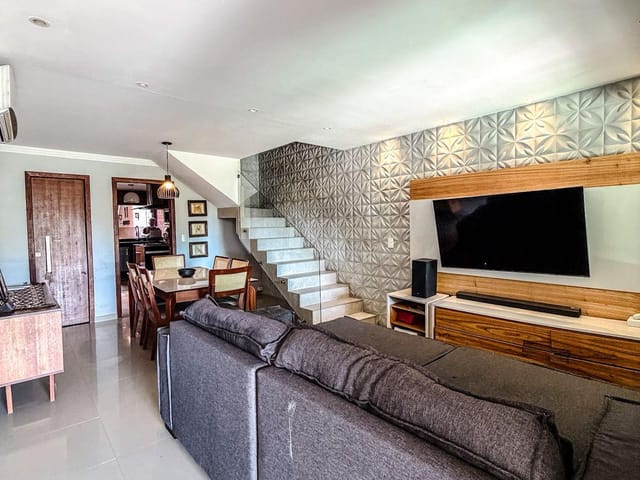Casa 3 quartos e 3 banheiros, à venda ou para alugar, no bairro Lagoa em Macaé
