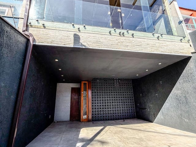 Casa 3 quartos e 3 banheiros, à venda ou para alugar, no bairro Lagoa em Macaé