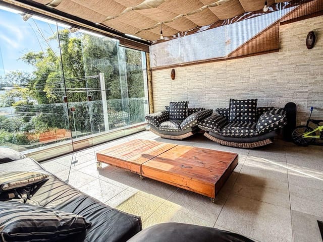Casa 3 quartos e 3 banheiros, à venda ou para alugar, no bairro Lagoa em Macaé