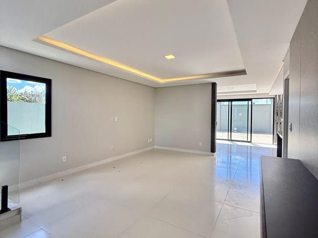 Casa com 232m² 4 quartos e 5 banheiros, à venda, no bairro Jardim Carvalho em Ponta Grossa