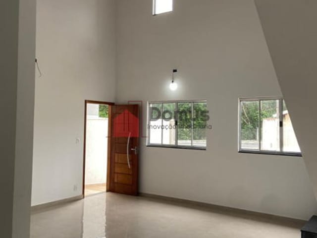 Casa com 225m² 3 quartos e 1 banheiro, à venda, no bairro Parque Esperança em Taubaté