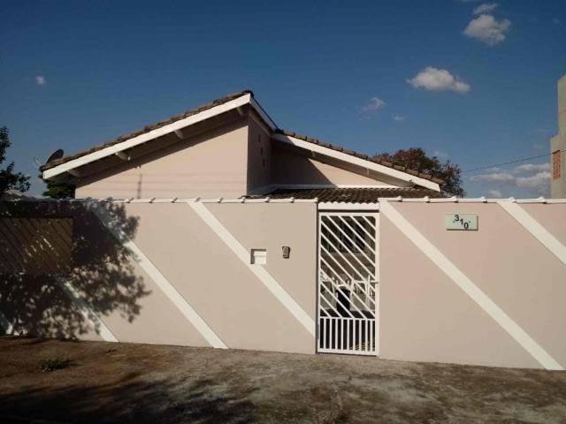 Casa com 480m² 3 quartos e 2 banheiros, à venda, no bairro Residencial Hípica Jaguari em Bragança Paulista