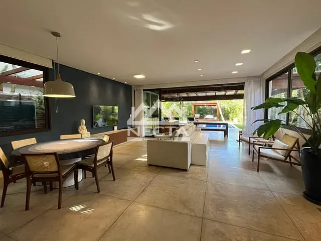 Casa com 600m² 4 quartos e 5 banheiros, à venda, no bairro Maresias em São Sebastião