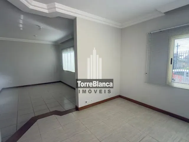 Casa com 300m² 4 quartos e 3 banheiros, à venda, no bairro Órfãs em Ponta Grossa