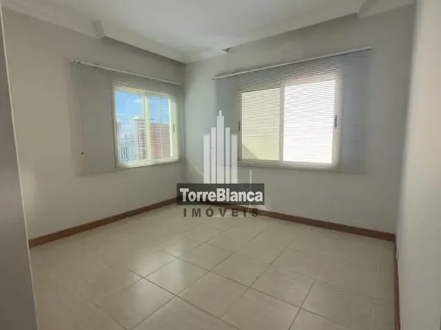 Casa com 300m² 4 quartos e 3 banheiros, à venda, no bairro Órfãs em Ponta Grossa