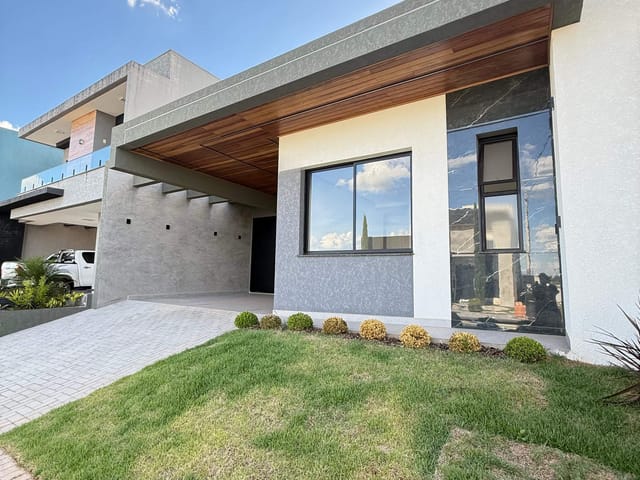 Casa com 136m² 3 quartos e 2 banheiros, à venda, no bairro Contorno em Ponta Grossa