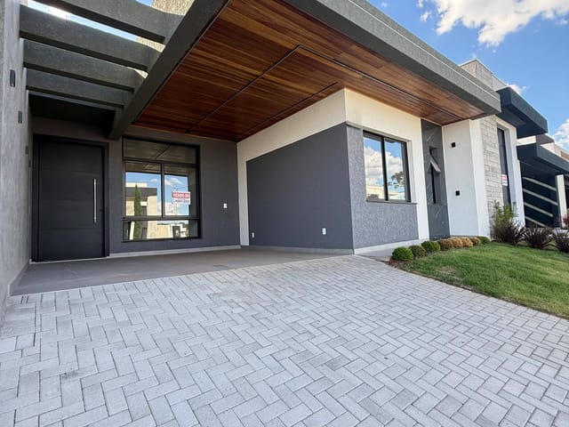 Casa com 136m² 3 quartos e 2 banheiros, à venda, no bairro Contorno em Ponta Grossa