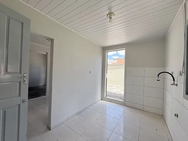 Casa com 50m² 1 quarto e 1 banheiro, para alugar, no bairro São Braz em Curitiba