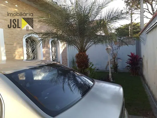 Casa com 300m² 3 quartos e 3 banheiros, à venda, no bairro Vila Santos em Caçapava