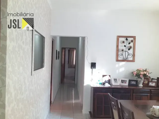 Casa com 300m² 3 quartos e 3 banheiros, à venda, no bairro Vila Santos em Caçapava