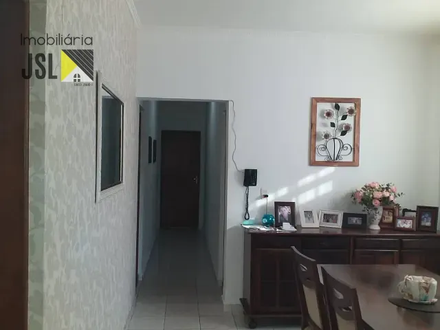 Casa com 300m² 3 quartos e 3 banheiros, à venda, no bairro Vila Santos em Caçapava
