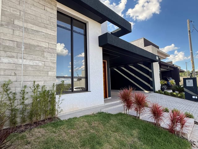 Casa com 136m² 3 quartos e 2 banheiros, à venda, no bairro Contorno em Ponta Grossa