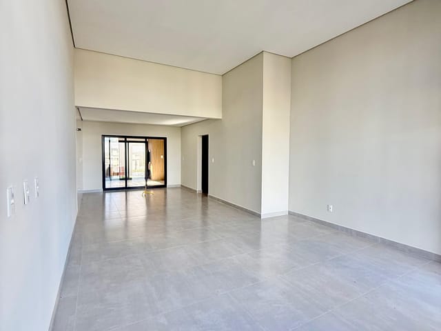 Casa com 136m² 3 quartos e 2 banheiros, à venda, no bairro Contorno em Ponta Grossa