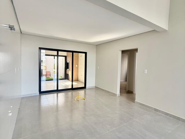 Casa com 136m² 3 quartos e 2 banheiros, à venda, no bairro Contorno em Ponta Grossa