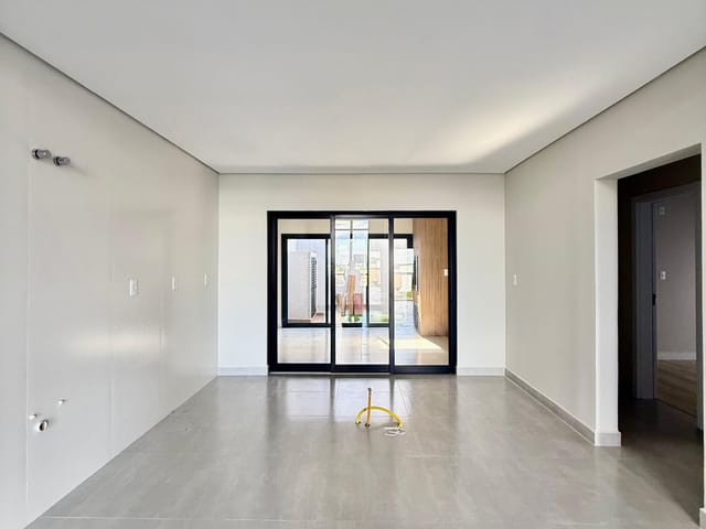 Casa com 136m² 3 quartos e 2 banheiros, à venda, no bairro Contorno em Ponta Grossa