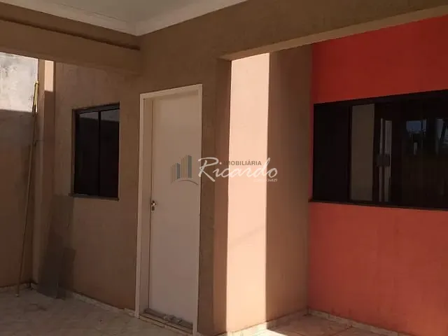 Casa com 126m² 2 quartos e 1 banheiro, à venda, no bairro Jardim Vale das Perobas II em Arapongas