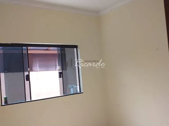 Casa com 126m² 2 quartos e 1 banheiro, à venda, no bairro Jardim Vale das Perobas II em Arapongas
