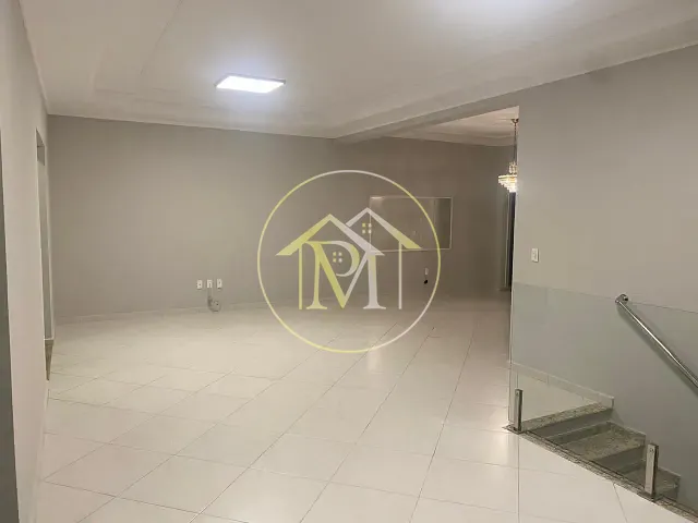 Casa com 250m² 3 quartos e 4 banheiros, à venda, no bairro Parque Residencial Villa dos Inglezes em Sorocaba