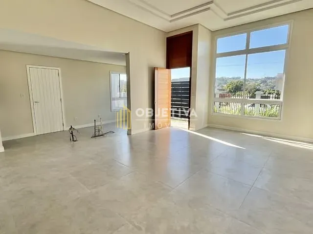Casa com 300m² 3 quartos e 2 banheiros, à venda, no bairro São Jorge em Novo Hamburgo