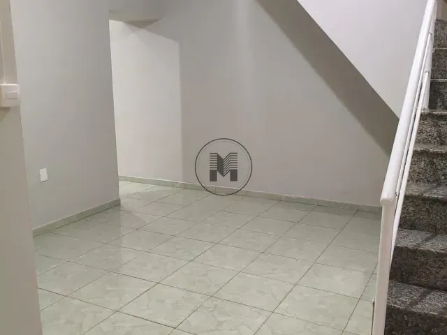 Casa com 140m² 4 quartos e 3 banheiros, para alugar, no bairro Jardim Esperança em Guaratinguetá