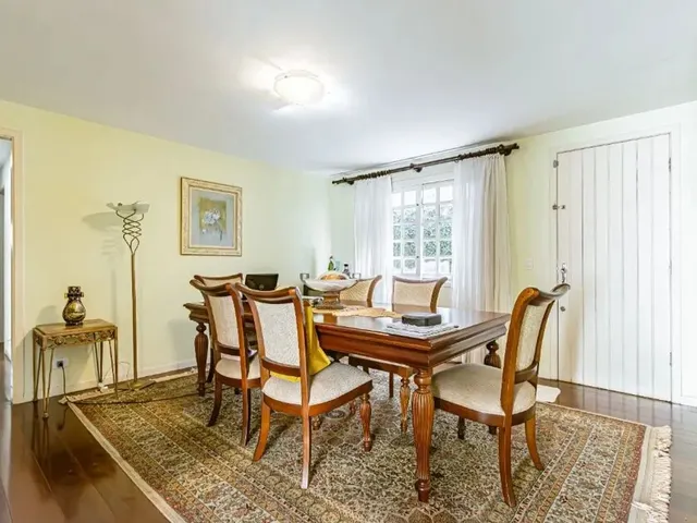Casa com 432m² 3 quartos e 4 banheiros, à venda, no bairro Santo Inácio em Curitiba